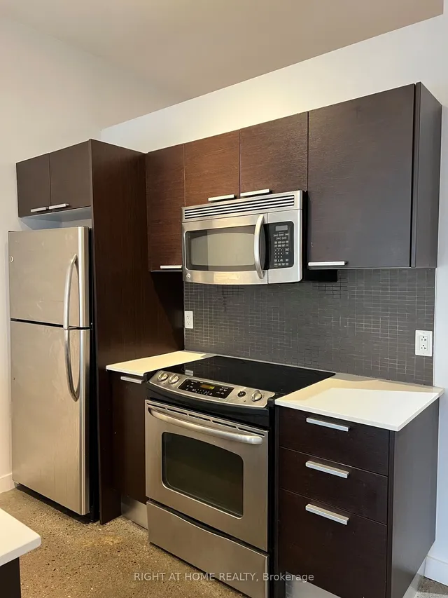 Additional image 11 of 625 Queen St Unit 408