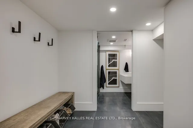 Additional image 29 of 90 Chatsworth Dr