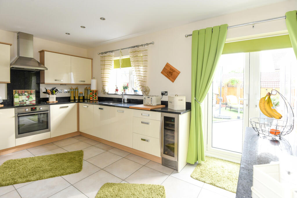 Additional image 40 of Pontefract Avenue, Castlemead