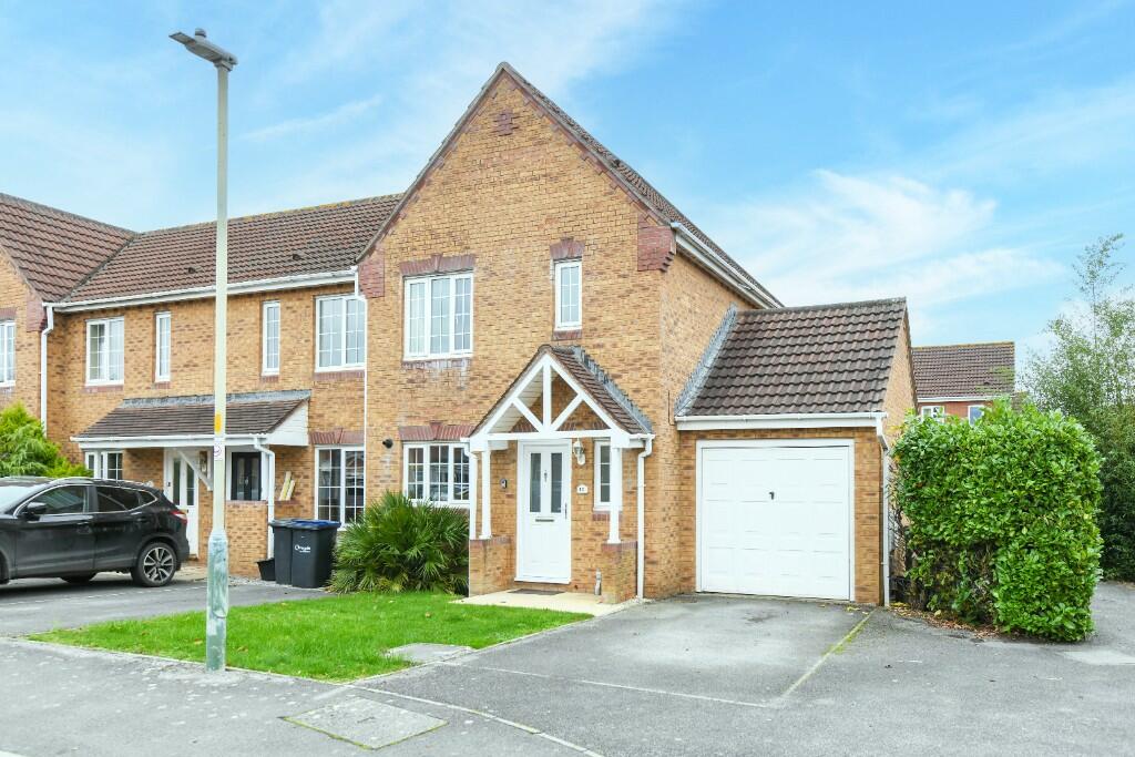 Cornbrash Rise, Paxcroft Mead