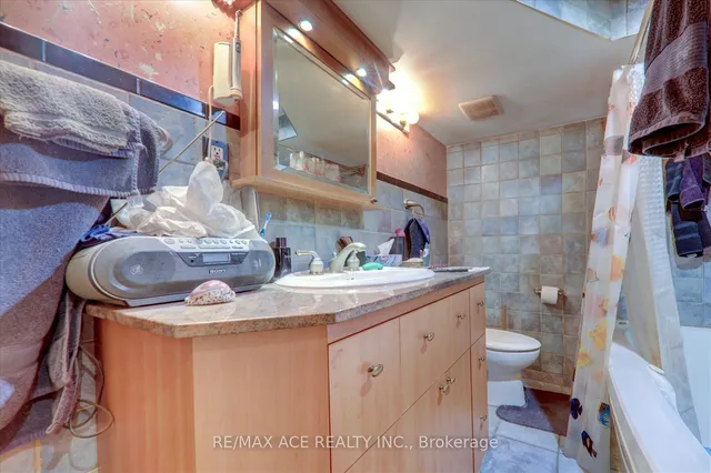 Additional image 31 of 31 Crosland Dr