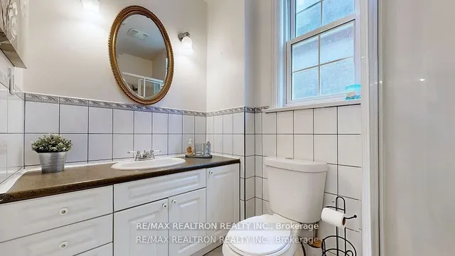 Additional image 17 of 12 Lark St