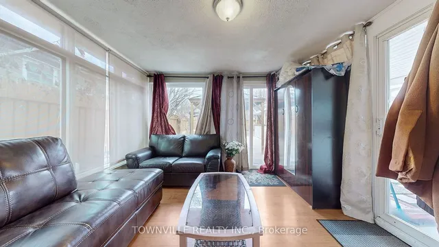 Additional image 8 of 24 Avening Dr