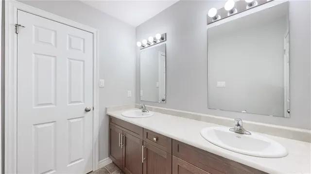 Additional image 27 of 341 RIVERTRAIL Ave