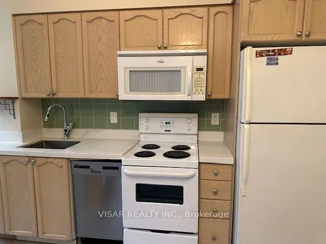 Additional image 10 of 18 Yonge St Unit 603