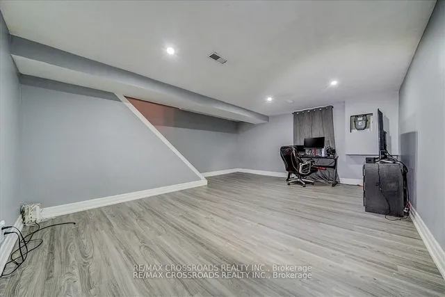 Additional image 18 of 1185 Warden Ave Unit 19