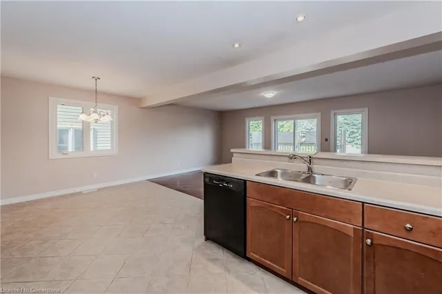 Additional image 12 of 57 Iron Gate St