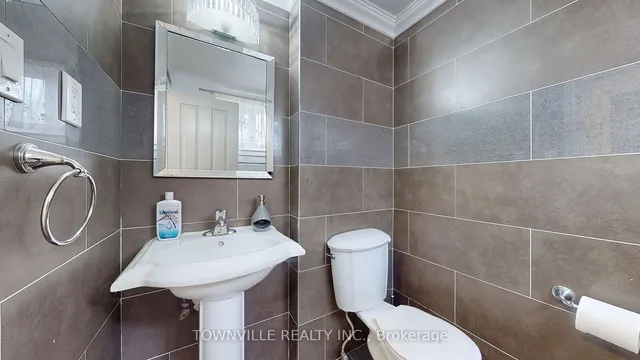 Additional image 13 of 24 Avening Dr