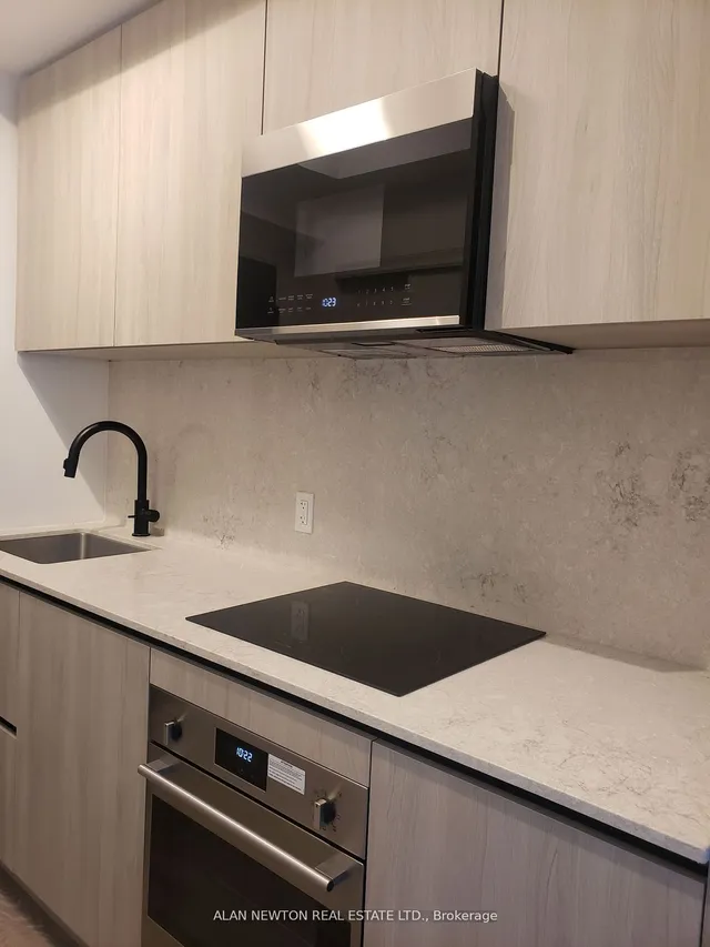 Additional image 8 of 108 PETER St Unit 815