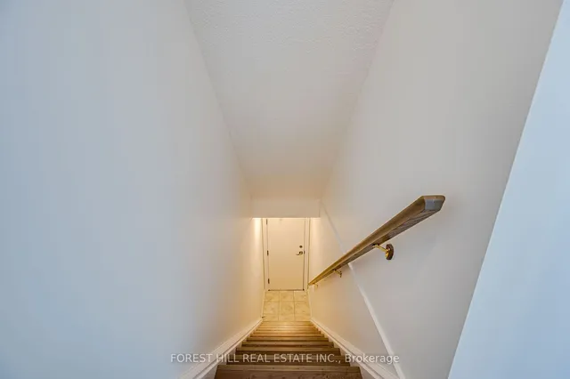 Additional image 26 of 55 Mooregate Cres Unit 15B