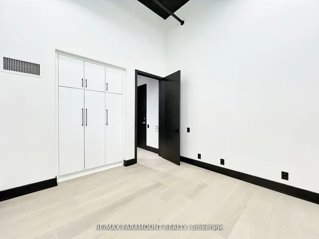 Additional image 27 of 43 Hanna Ave Unit 433