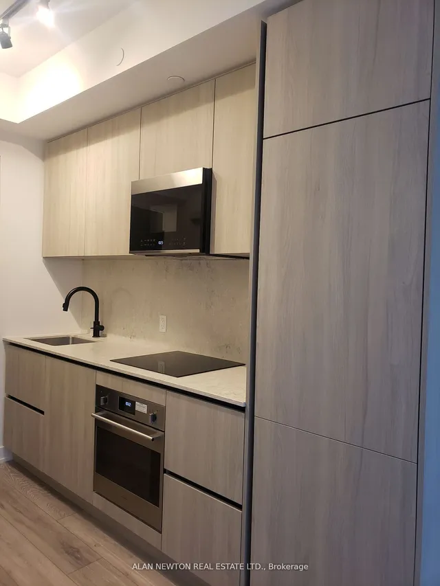 Additional image 7 of 108 PETER St Unit 815