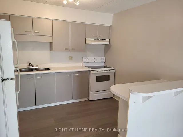 Additional image 10 of 3085 Kingsway Dr Unit 54