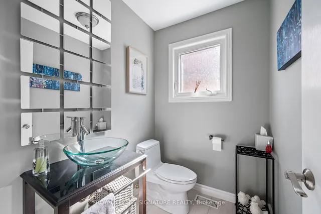 Additional image 16 of 18 Esposito Crt