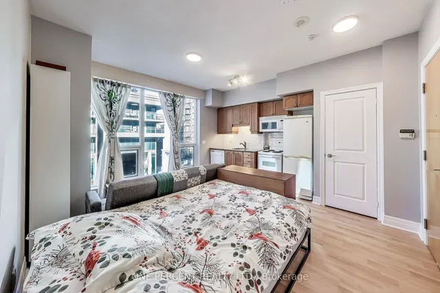 Additional image 4 of 58 Marine Parade Dr Unit 221