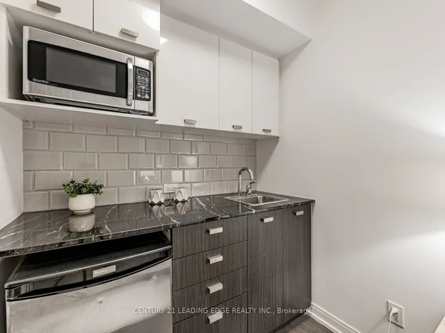 Additional image 16 of 255 Village Green Sq Unit 811