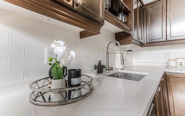 Additional image 4 of 404 King Street West St Unit 306