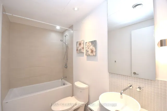 Additional image 8 of 185 Roehampton Ave Unit 2712