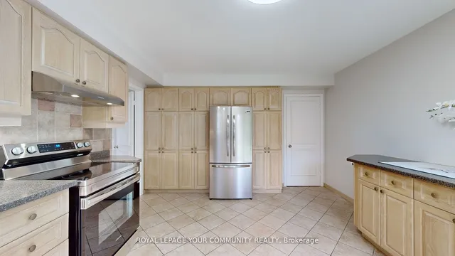 Additional image 17 of 20 Elkpath Ave