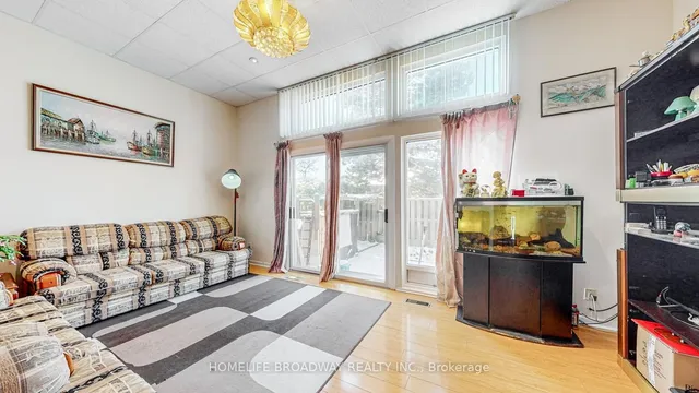 2800 Midland Ave Unit 10