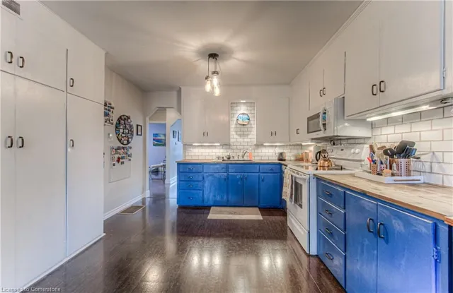 Additional image 17 of 92 Belleview Ave