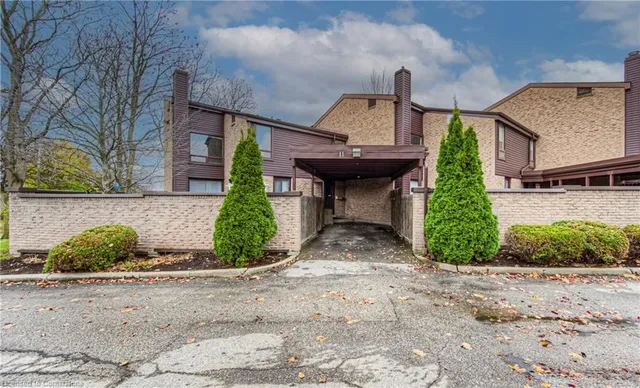 Additional image 31 of 28 Underhill Cres Unit 11