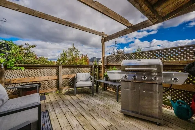 Additional image 17 of 3 REISTVIEW St