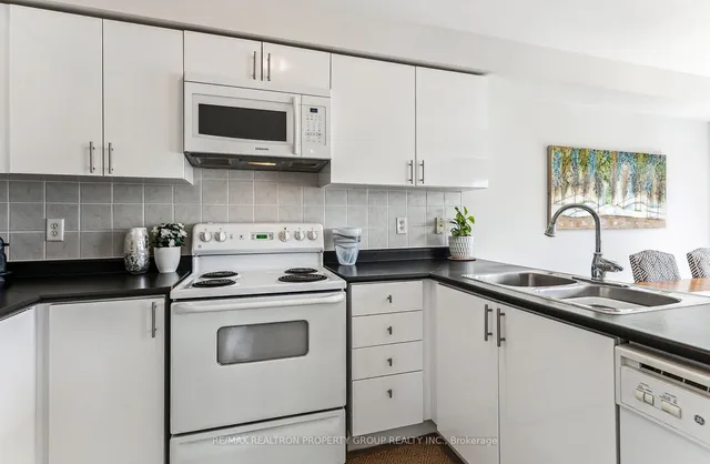 Additional image 35 of 34 Ecopark Gate