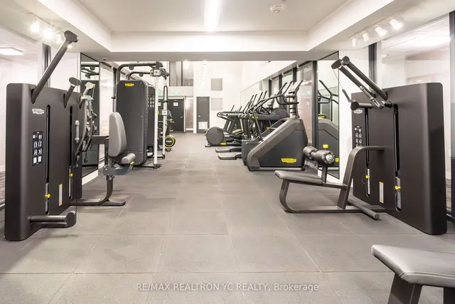 Additional image 31 of 158 Front St Unit 2114