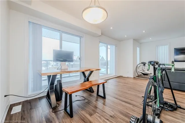 Additional image 18 of 27 Valencia Ave