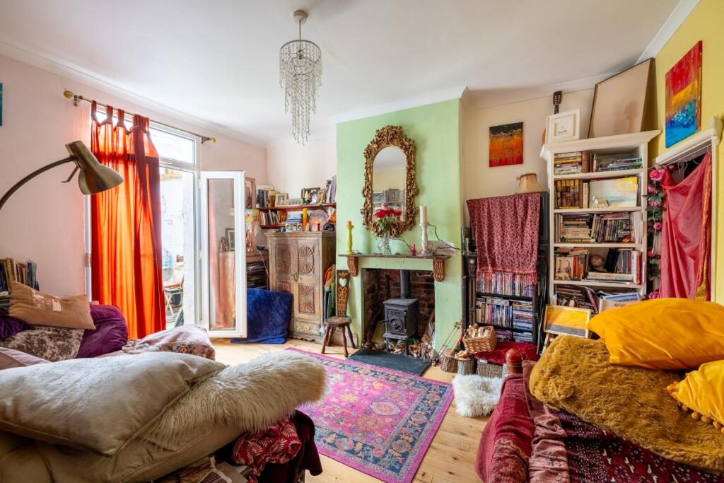 Additional image 2 of Central Glastonbury