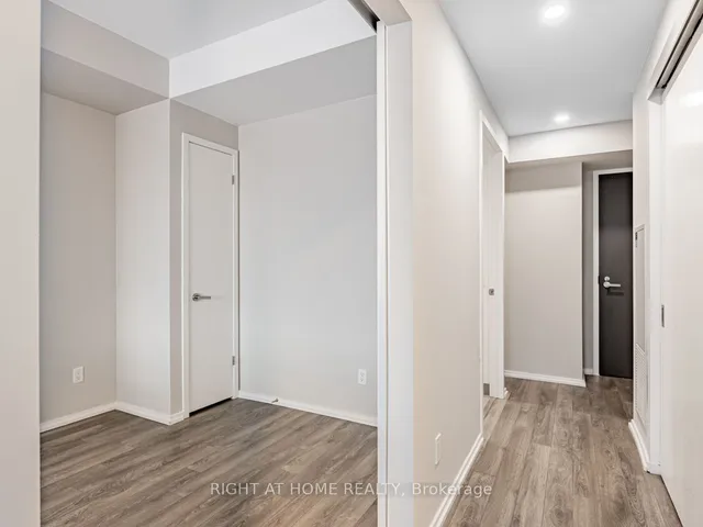 Additional image 20 of 197 Yonge St Unit 1204