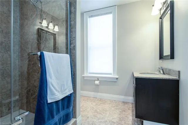 Additional image 36 of 109 College St