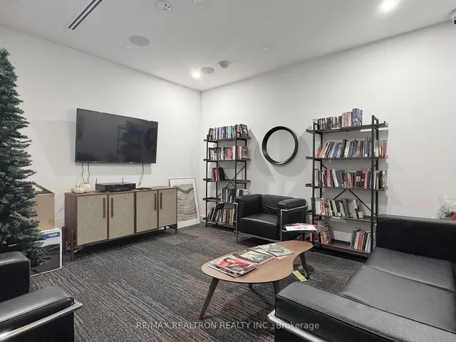 Additional image 31 of 36 Howard Park Ave Unit 302