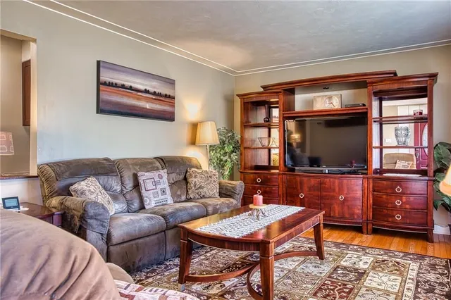 Additional image 3 of 55 CROSBY Dr