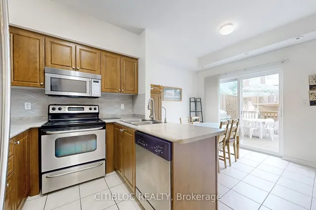 Additional image 9 of 3029 Finch Ave Unit 13