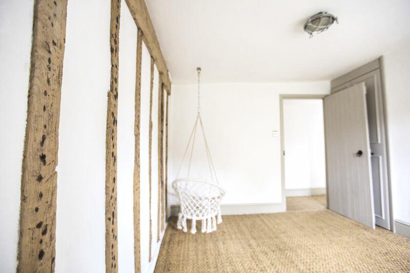 Additional image 28 of Holt