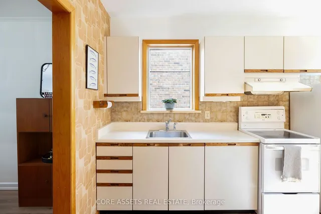 Additional image 7 of 9 Lyndale Dr