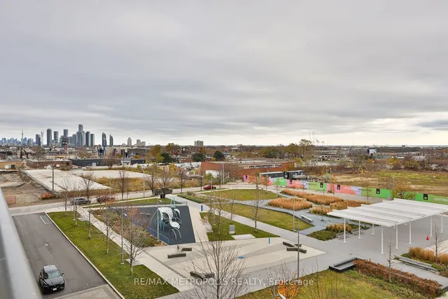 Additional image 25 of 15 Zorra St Unit 404