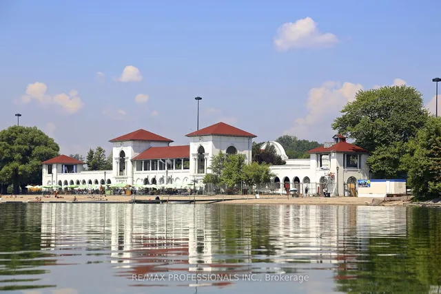 Additional image 38 of 15 Windermere Ave Unit TH101