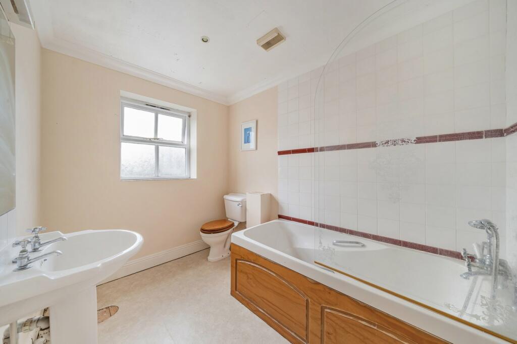 Additional image 13 of Priorygate Court, Castle Cary, BA7