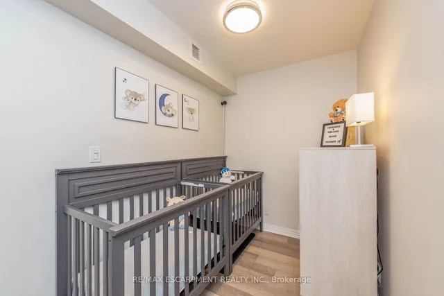 Additional image 8 of 80 Esther Lorrie Dr Unit 802