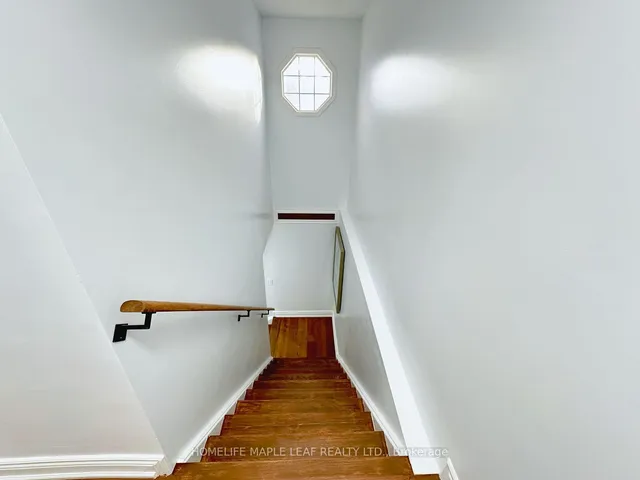 Additional image 21 of 498 BANKSIDE Dr