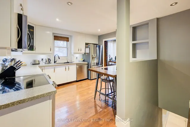 Additional image 22 of 118 College St