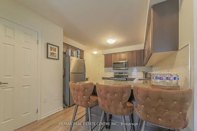 Additional image 27 of 20 Woodstream Dr Unit 8