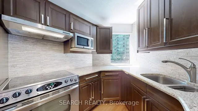 Additional image 11 of 10 Yonge St Unit 413