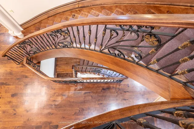 Additional image 36 of 24 York Valley Cres