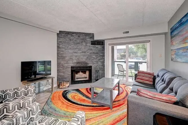 Additional image 9 of 3085 Kingsway Dr Unit 1