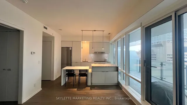 Additional image 4 of 1 Bloor St Unit 1002