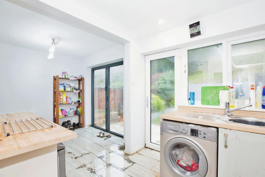 Additional image 12 of Plantagenet Chase, Yeovil